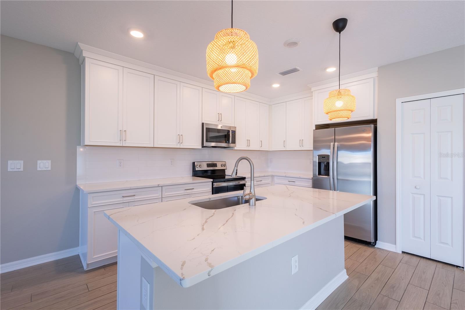 TREVESTA PH IIIC & IIID - Residential Lease