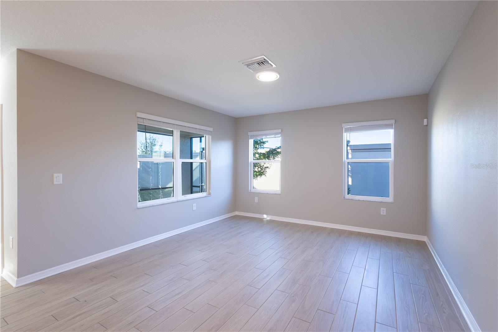 TREVESTA PH IIIC & IIID - Residential Lease