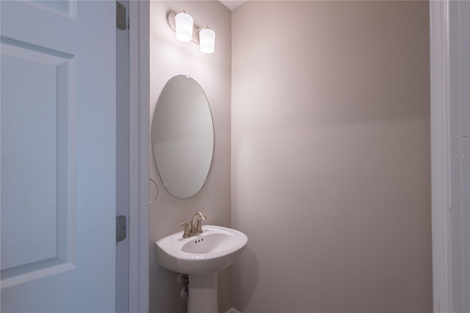 TREVESTA PH IIIC & IIID - Residential Lease