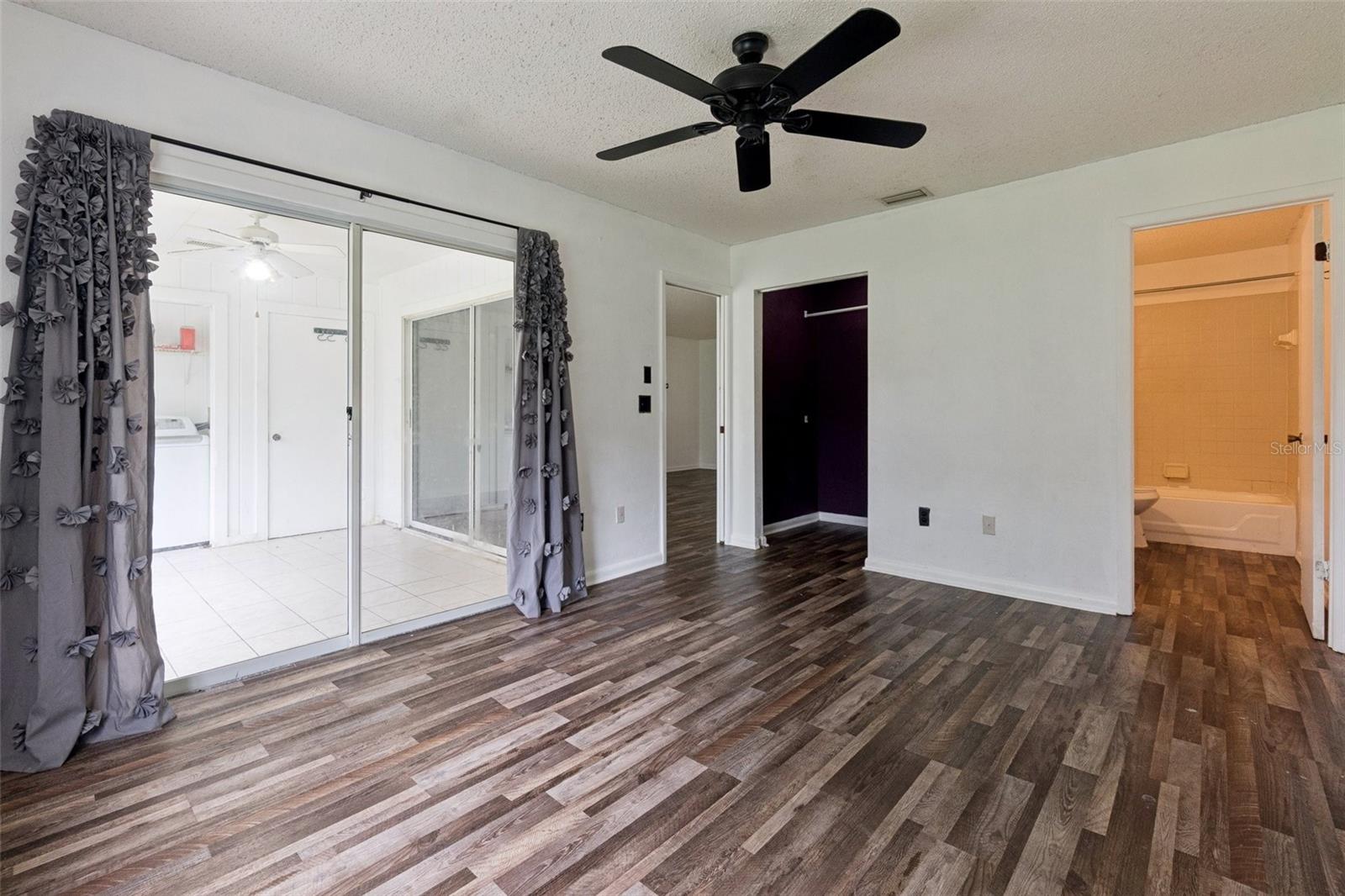 KINGS COLONY - Residential