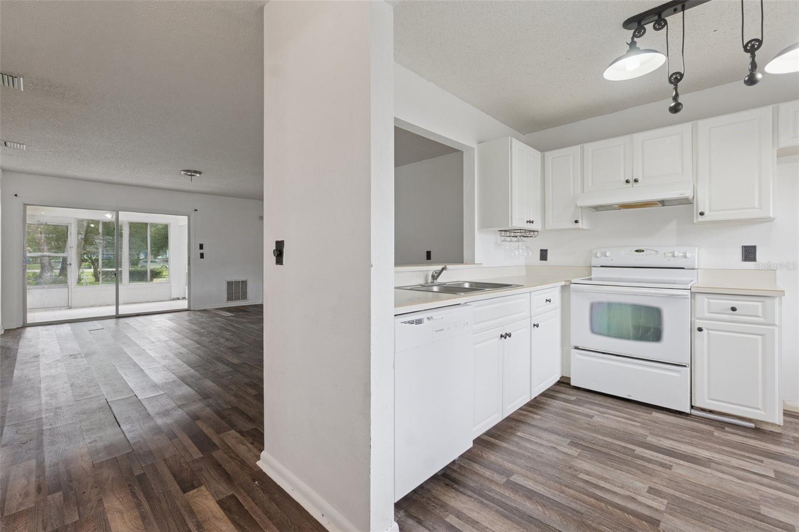 KINGS COLONY - Residential