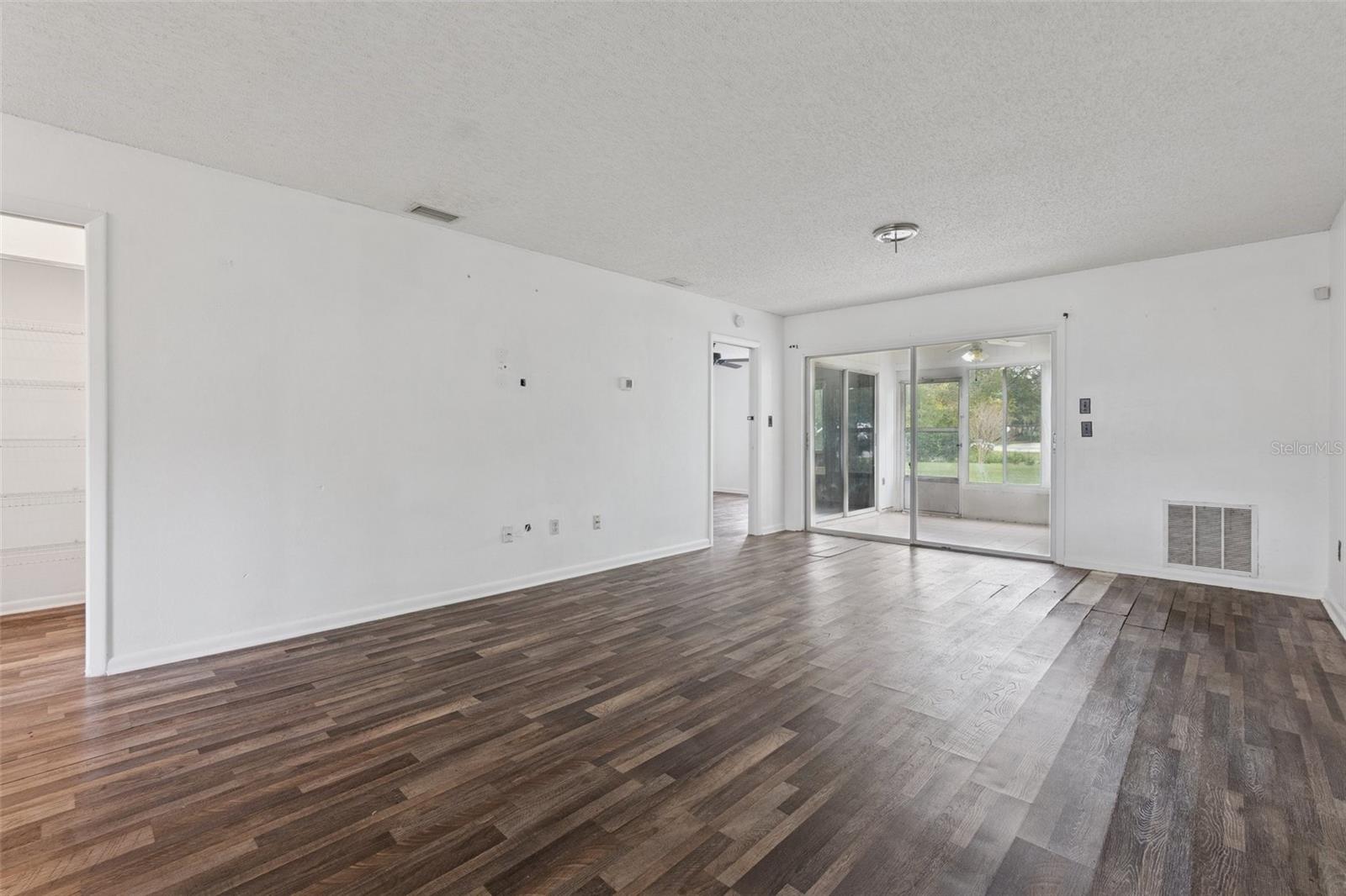 KINGS COLONY - Residential