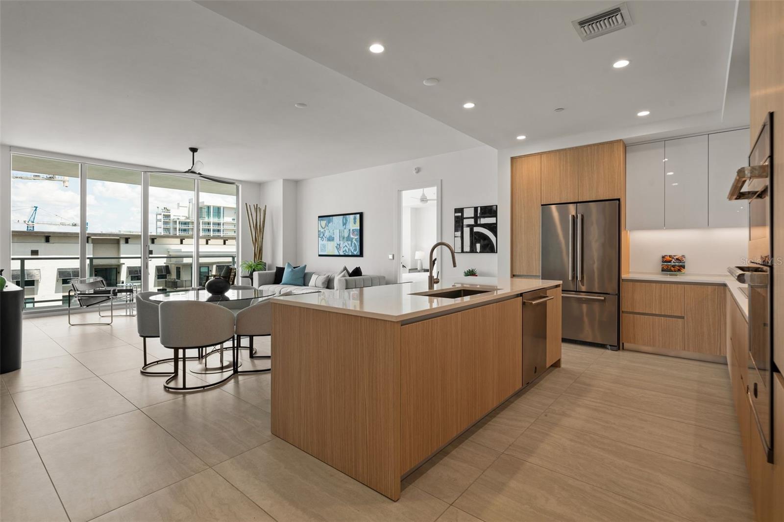 301 QUAY COMMONS 1204