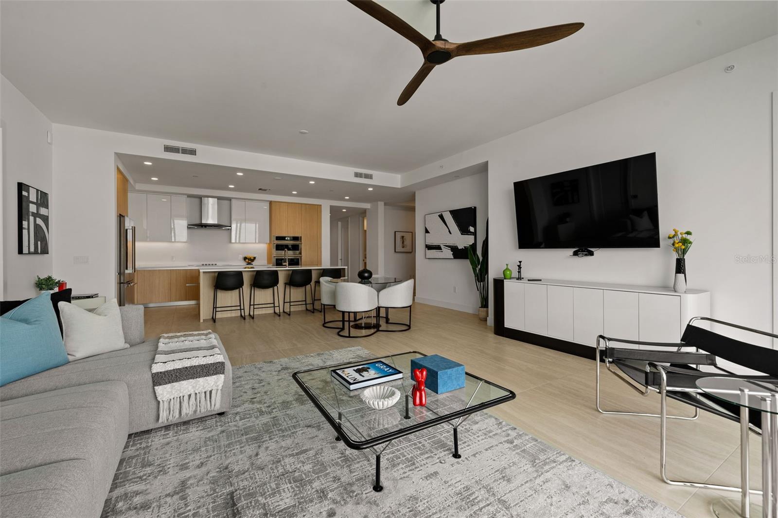 301 QUAY COMMONS 1204