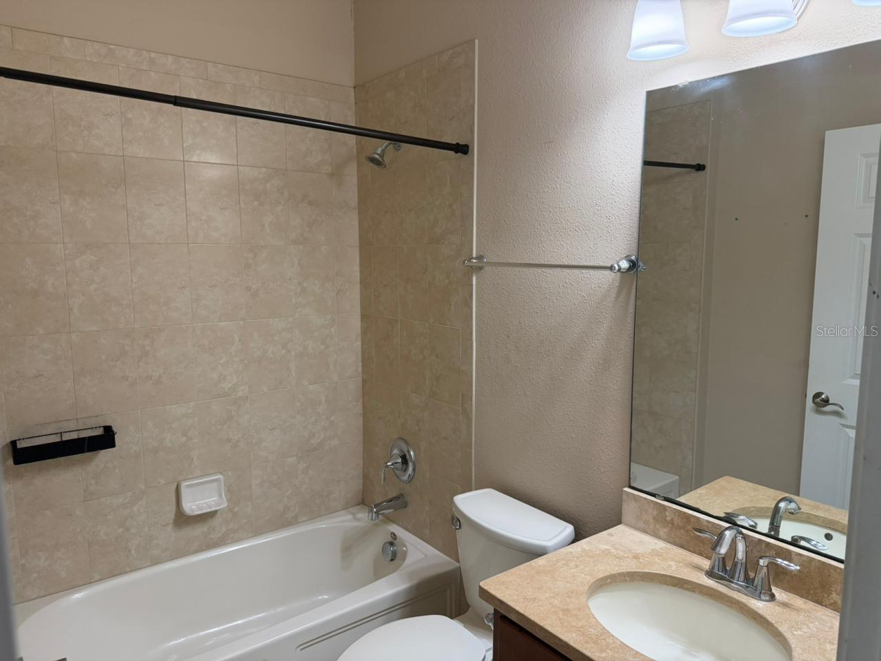 GRANDE OAKS AT HEATHROW - Residential
