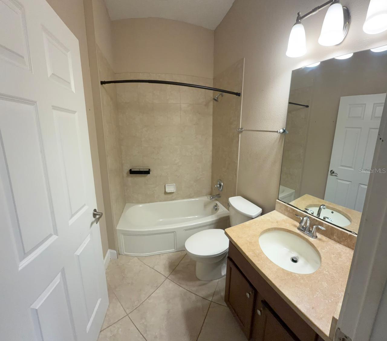 GRANDE OAKS AT HEATHROW - Residential