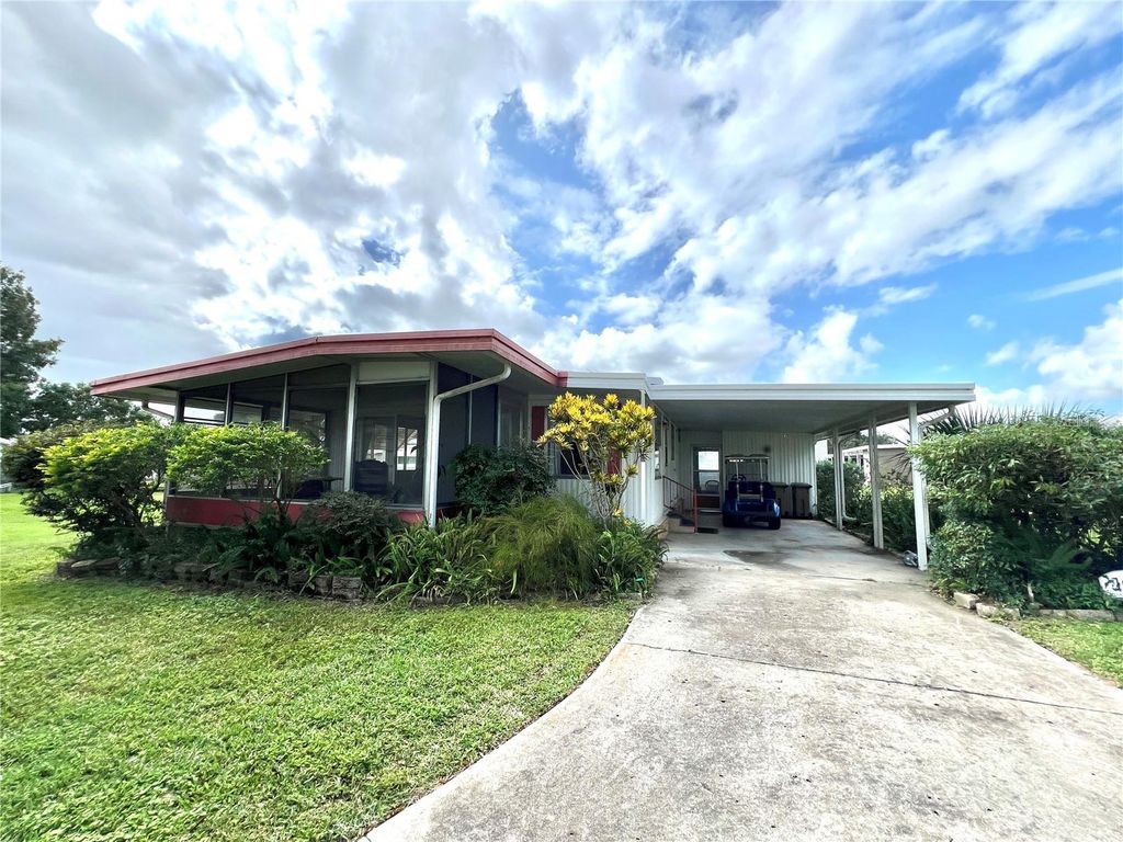 Photo of 102 Oaklawn Cove, Leesburg, FL 34748 (MLS # G5103136)