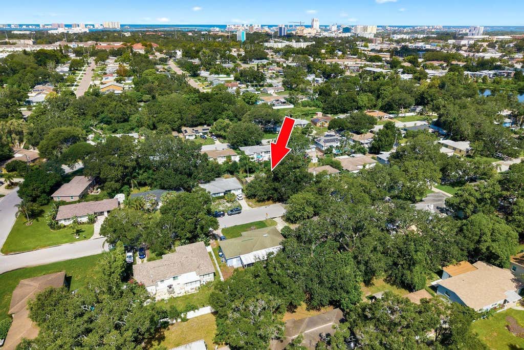 Photo of 1000 S Evergreen Avenue, Clearwater, FL 33756 (MLS # TB8537626)