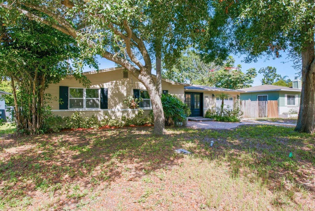 Photo of 1000 S Evergreen Avenue, Clearwater, FL 33756 (MLS # TB8537626)