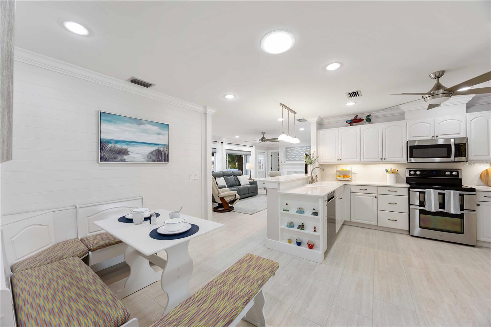 FOREST LAKES SOUTH - Residential