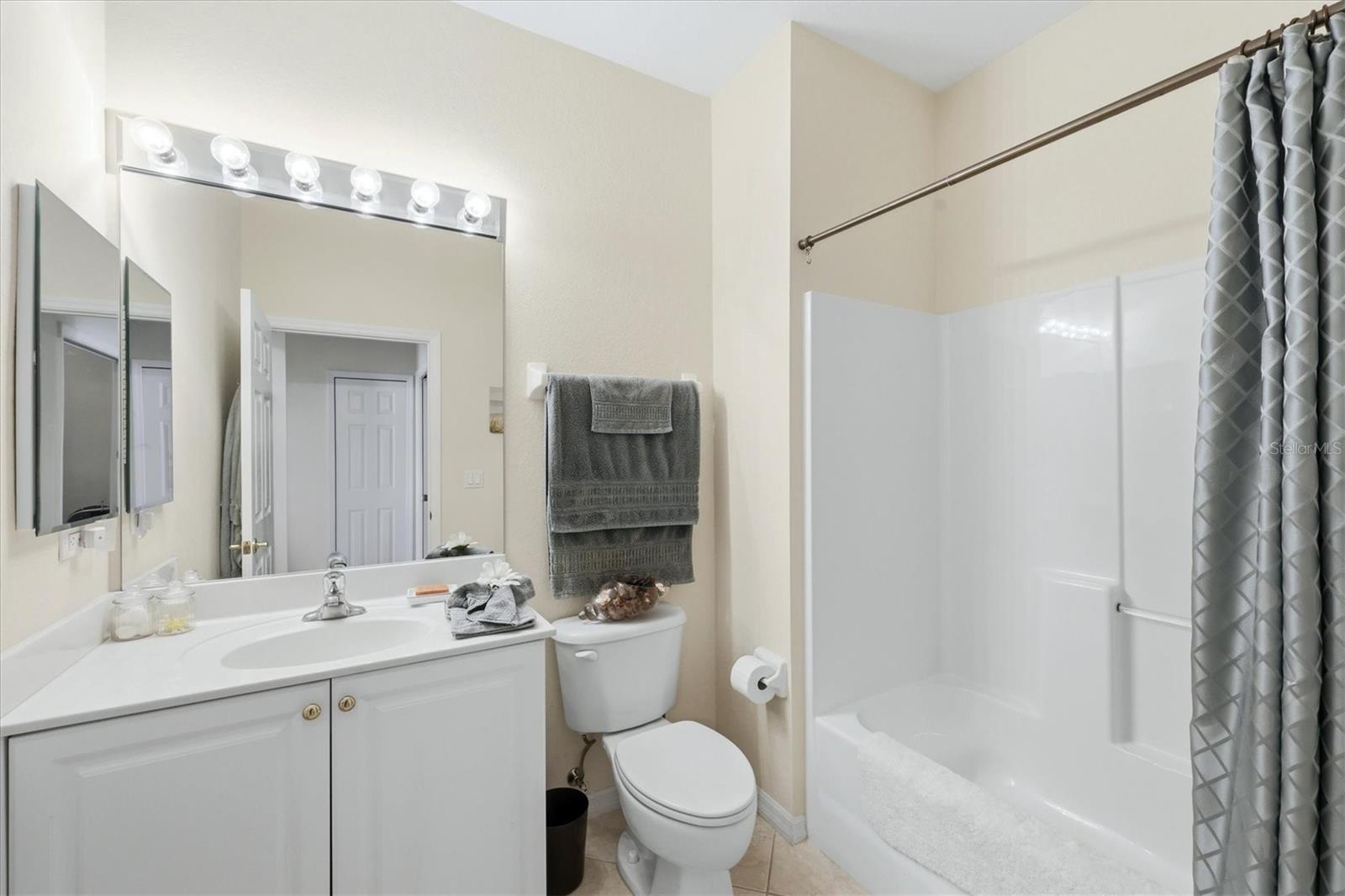 LAKESIDE PLANTATION - Residential