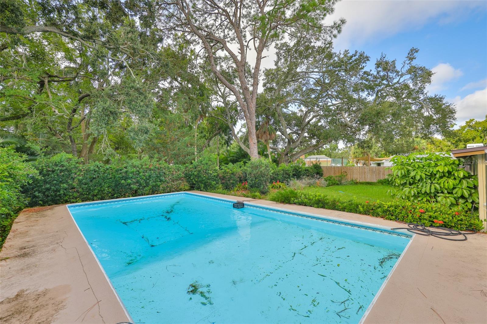 HENDERSON BEACH - Residential