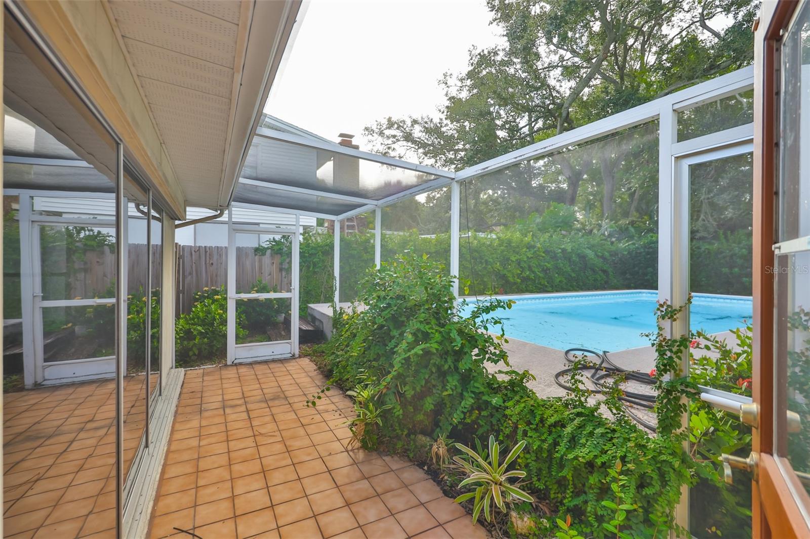 HENDERSON BEACH - Residential