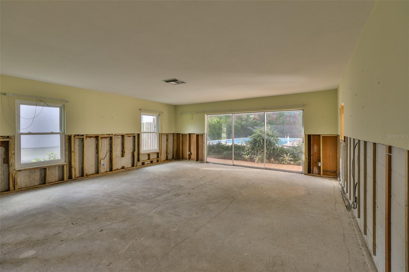 HENDERSON BEACH - Residential