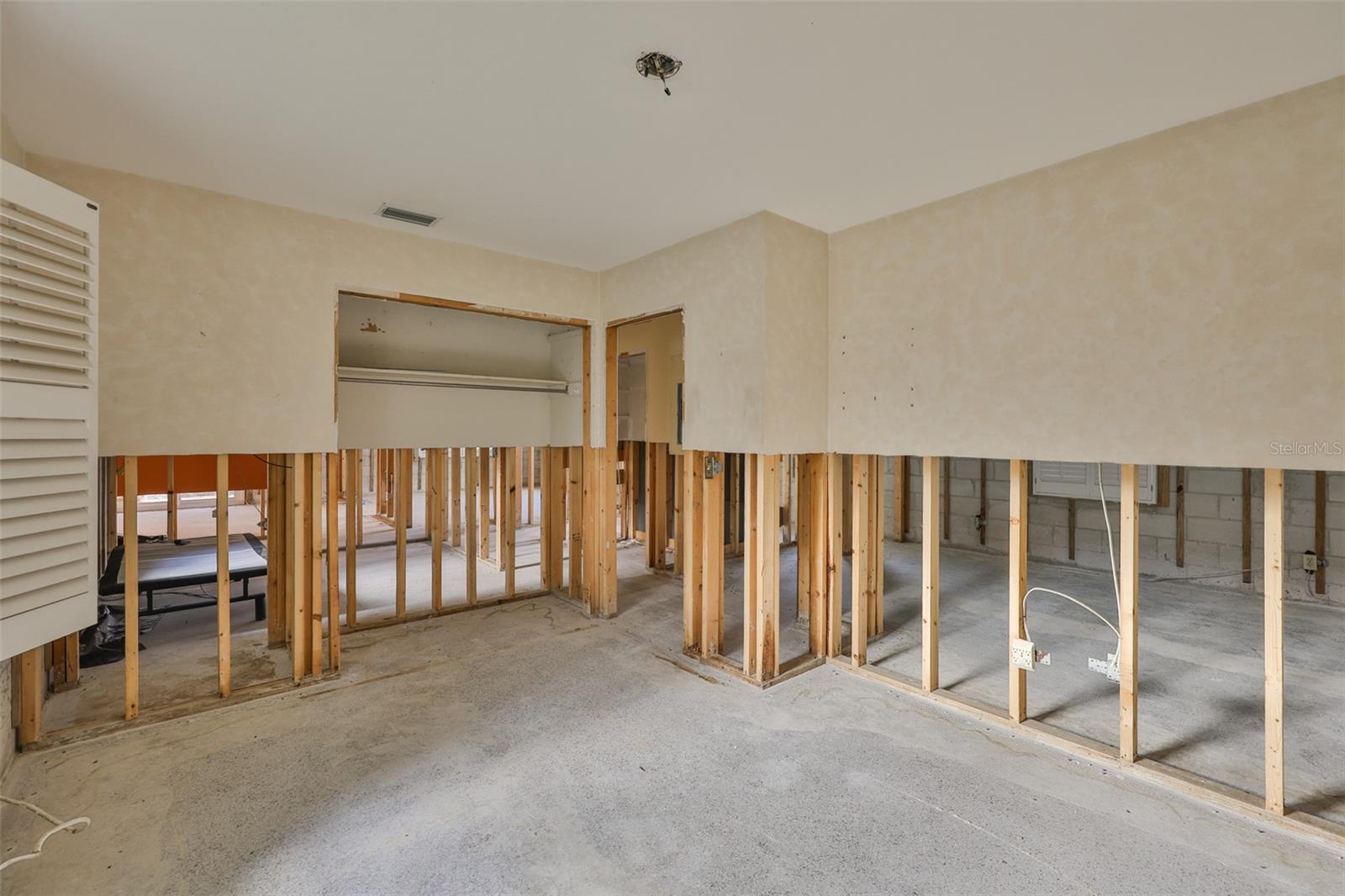 HENDERSON BEACH - Residential