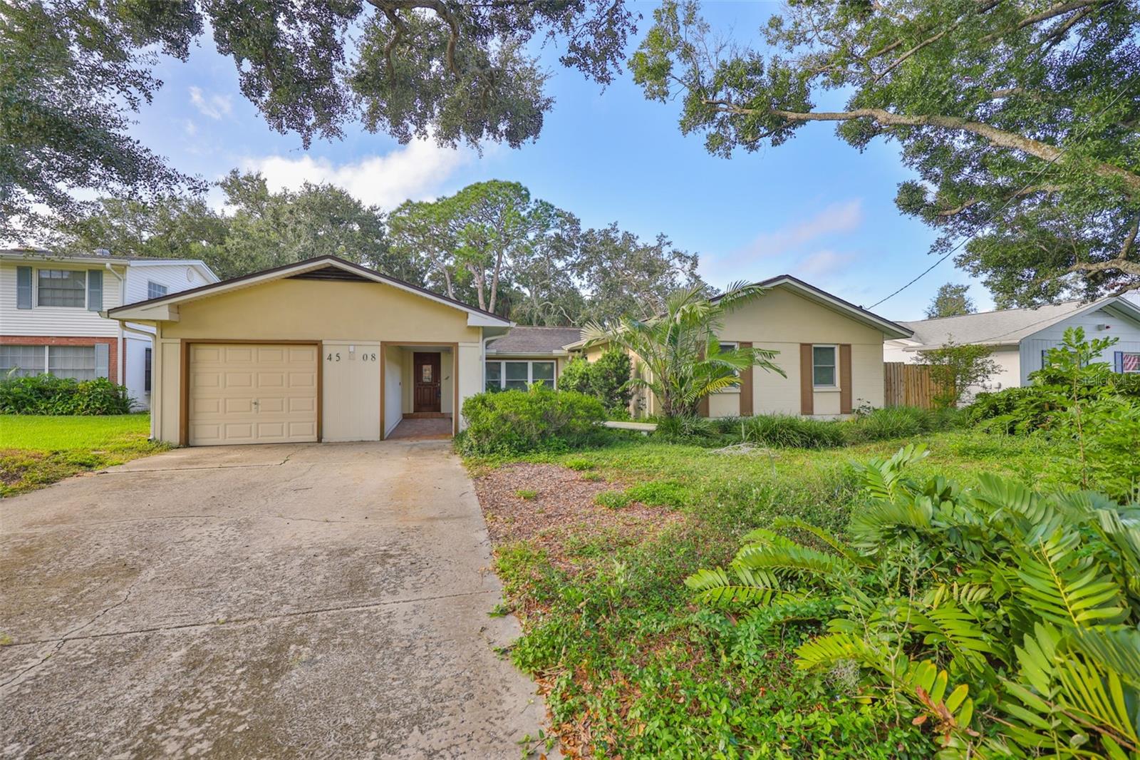 HENDERSON BEACH - Residential