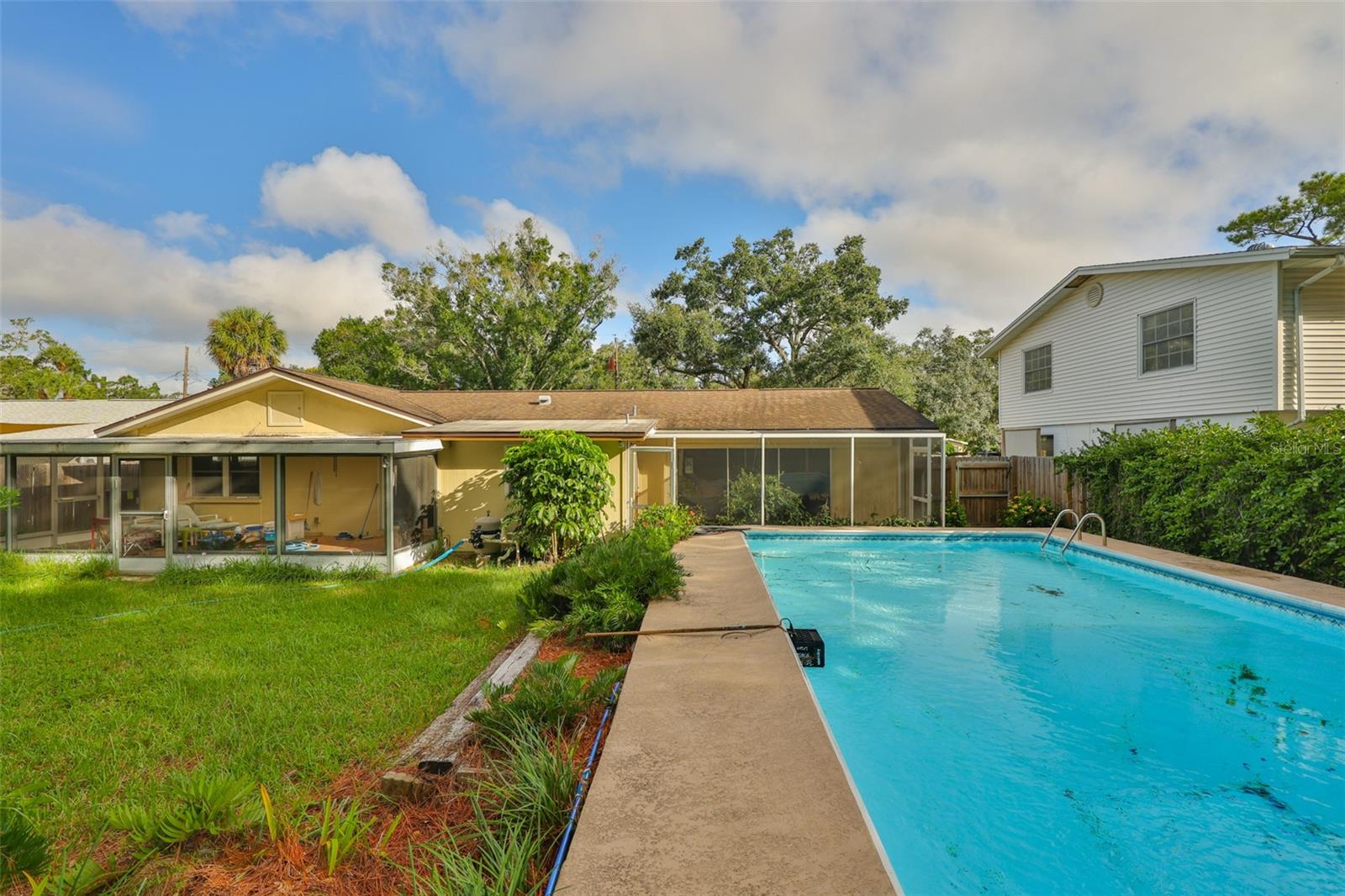 HENDERSON BEACH - Residential
