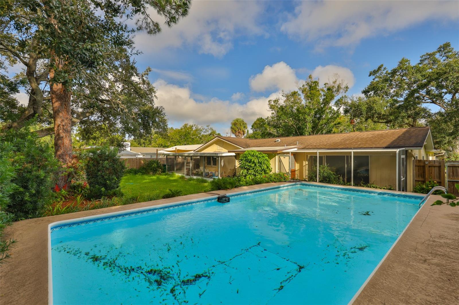 HENDERSON BEACH - Residential