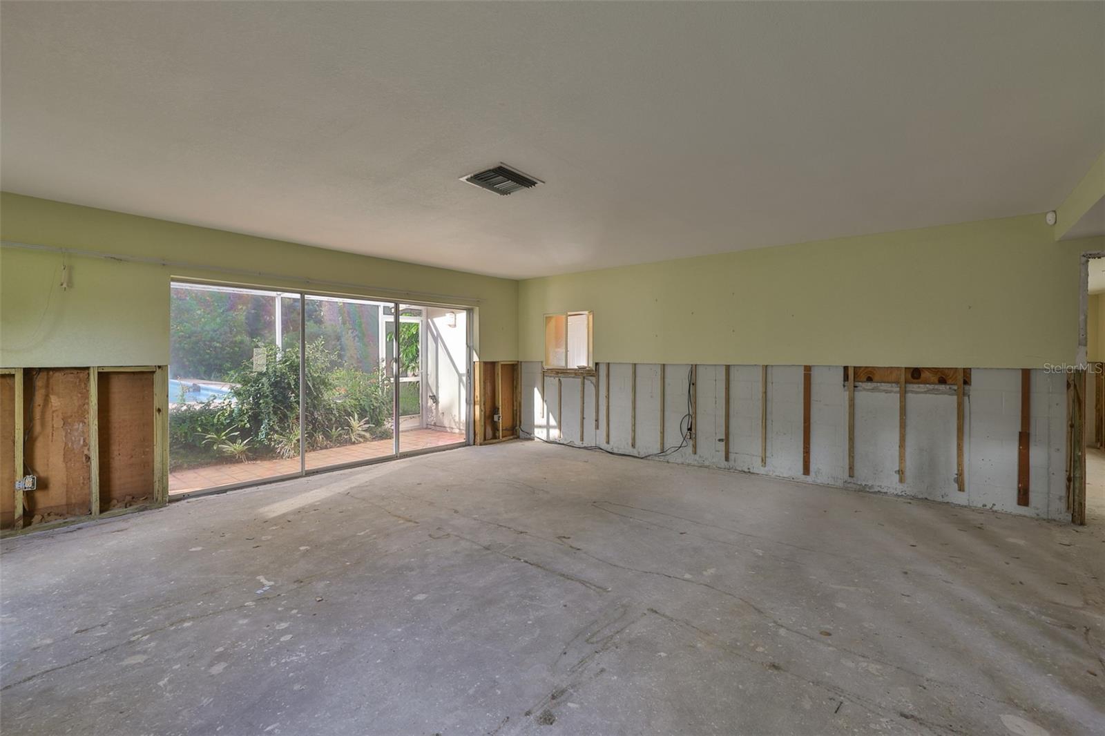 HENDERSON BEACH - Residential