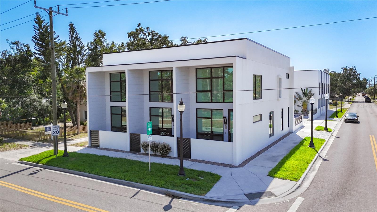 941 N OSPREY AVENUE