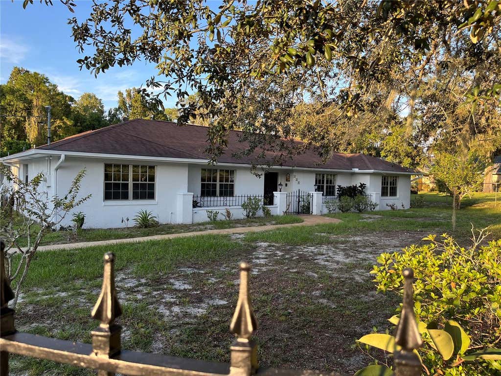 Photo of 230 Bay Meadow Road, Longwood, FL 32750 (MLS # O6433179)