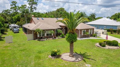 A home in DEBARY