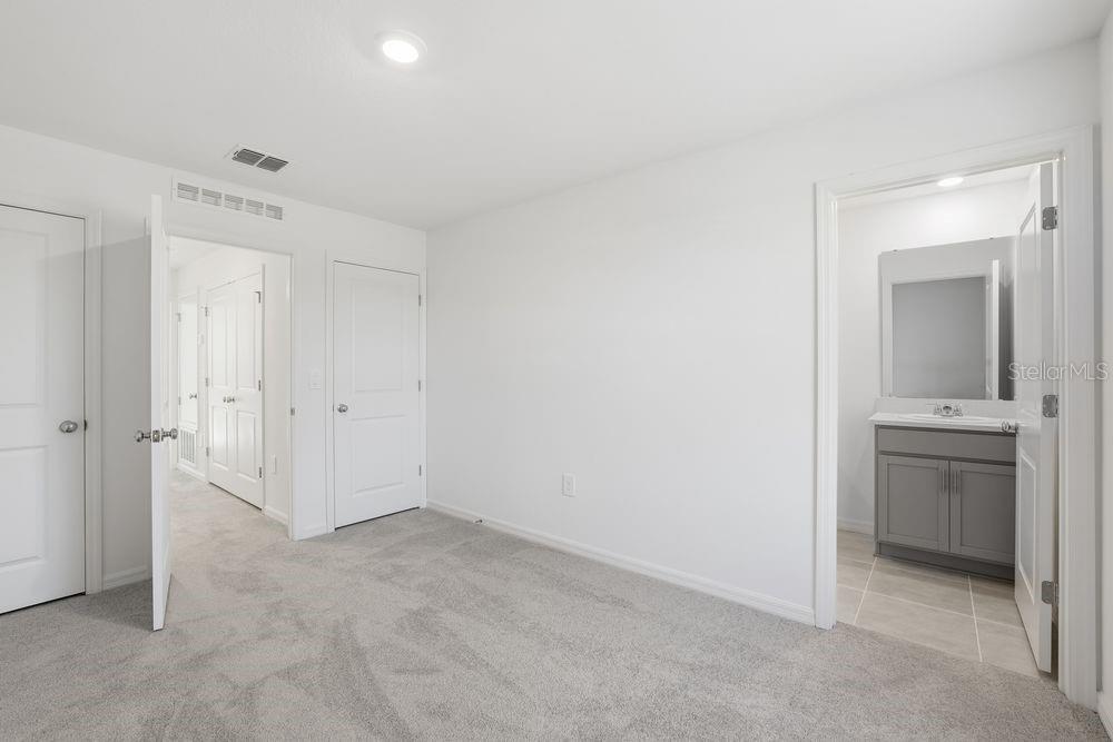 THE TOWNS AT FIRETHORN - Residential