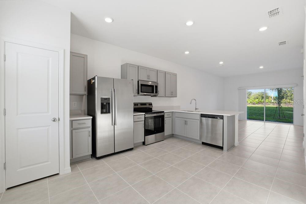 THE TOWNS AT FIRETHORN - Residential