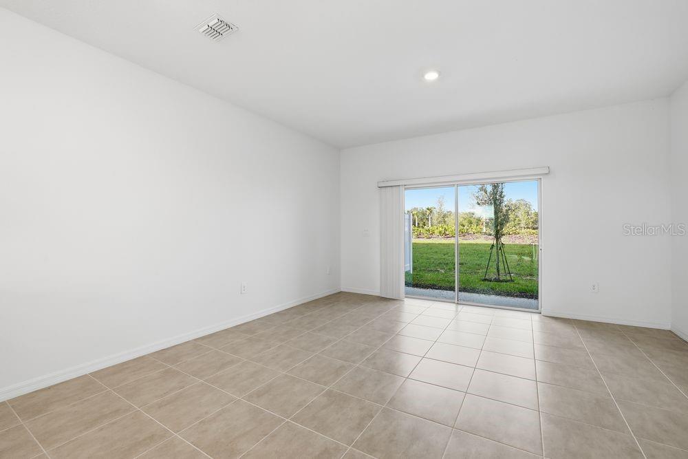 THE TOWNS AT FIRETHORN - Residential