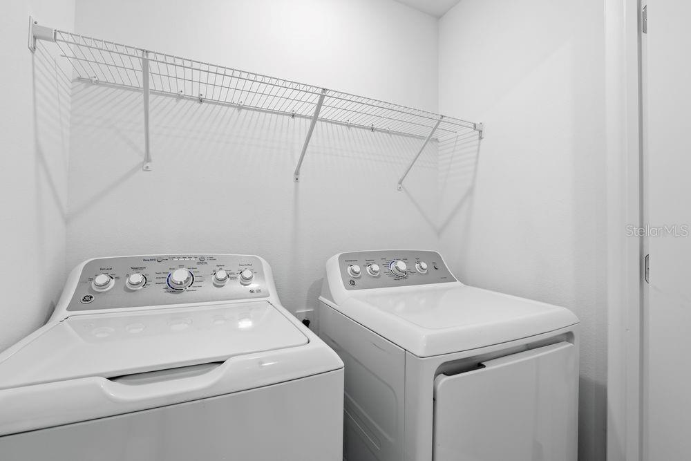 THE TOWNS AT FIRETHORN - Residential