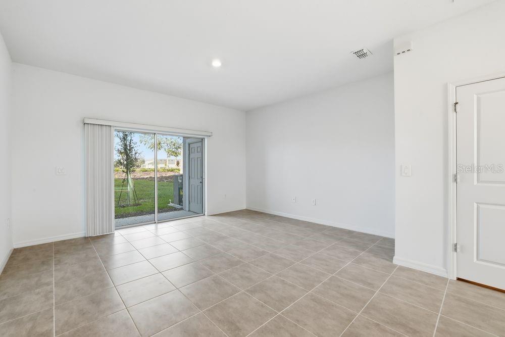 THE TOWNS AT FIRETHORN - Residential