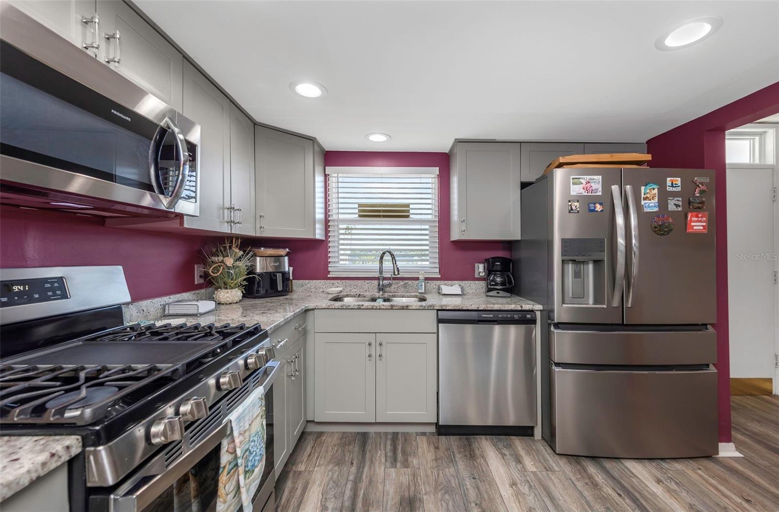 1868 SHORE DRIVE S 409