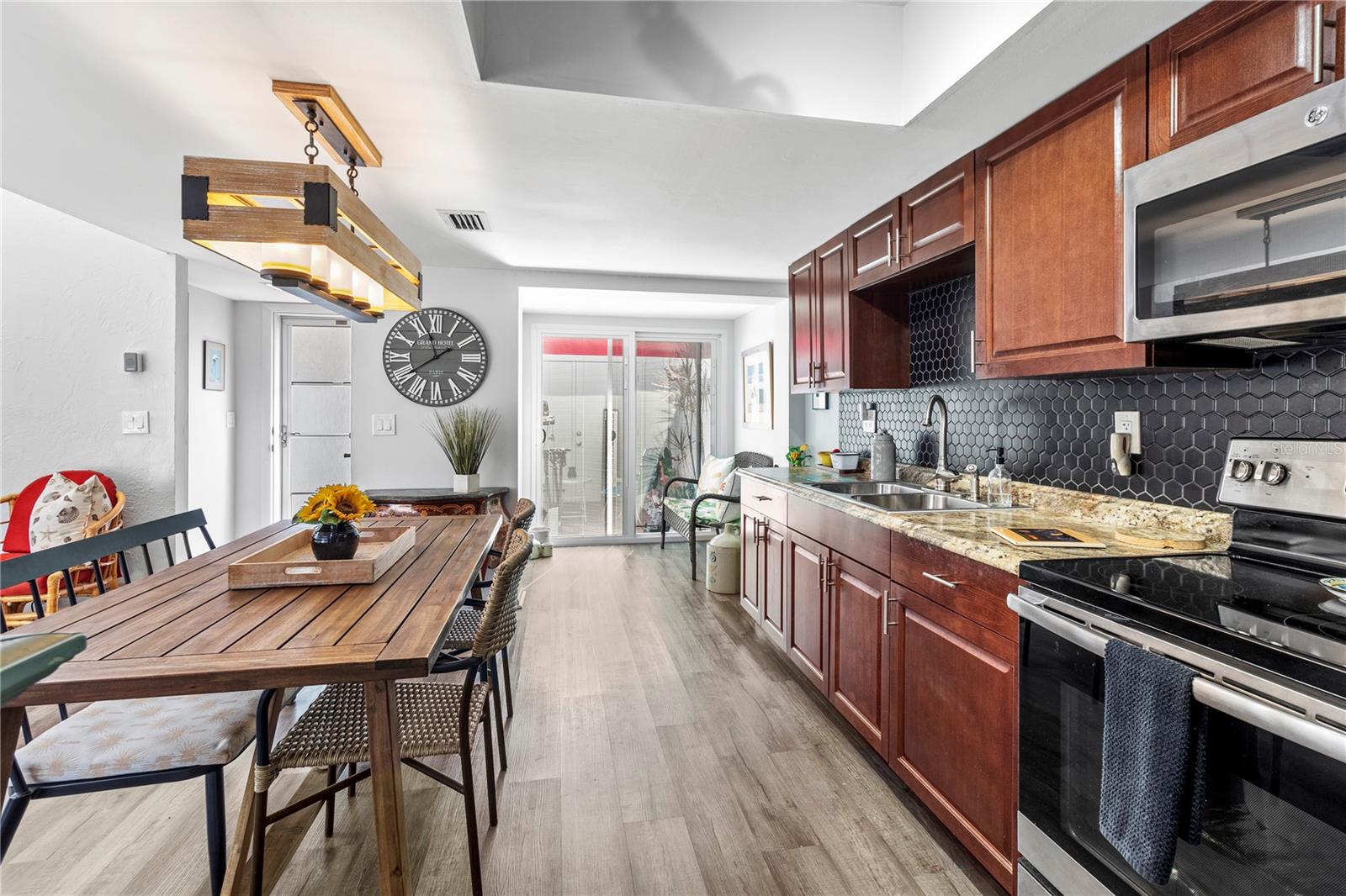 EL CONQUISTADOR VILLAGE 1 SEC 2 - Residential