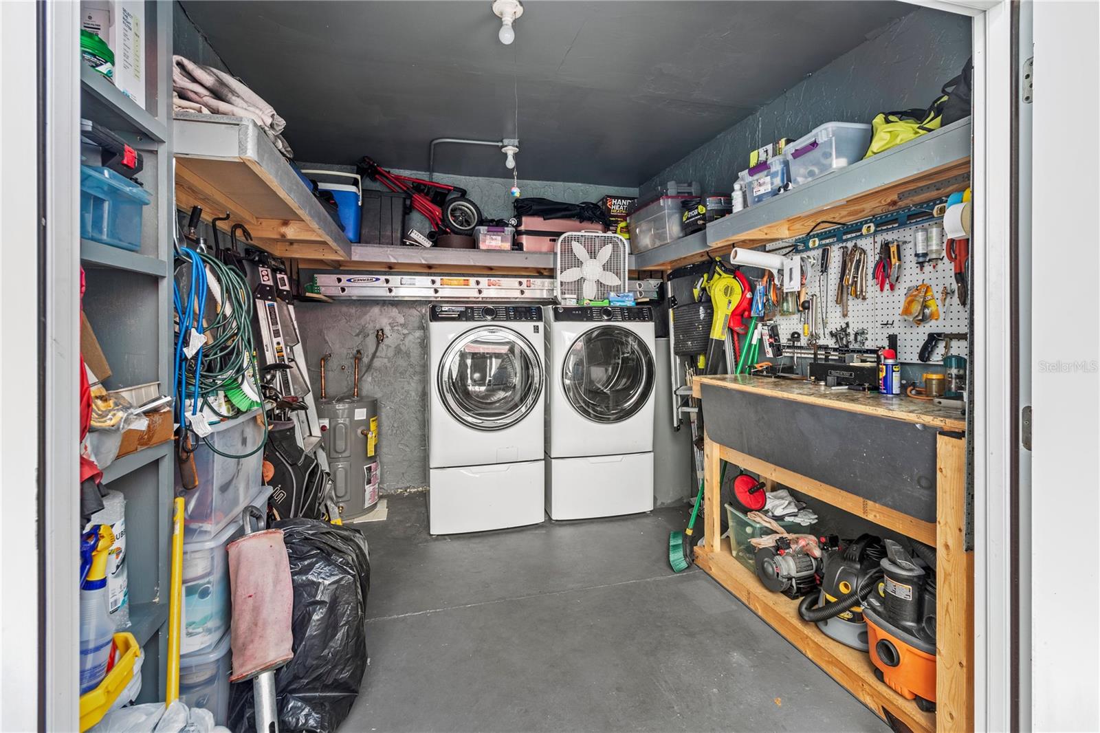 EL CONQUISTADOR VILLAGE 1 SEC 2 - Residential