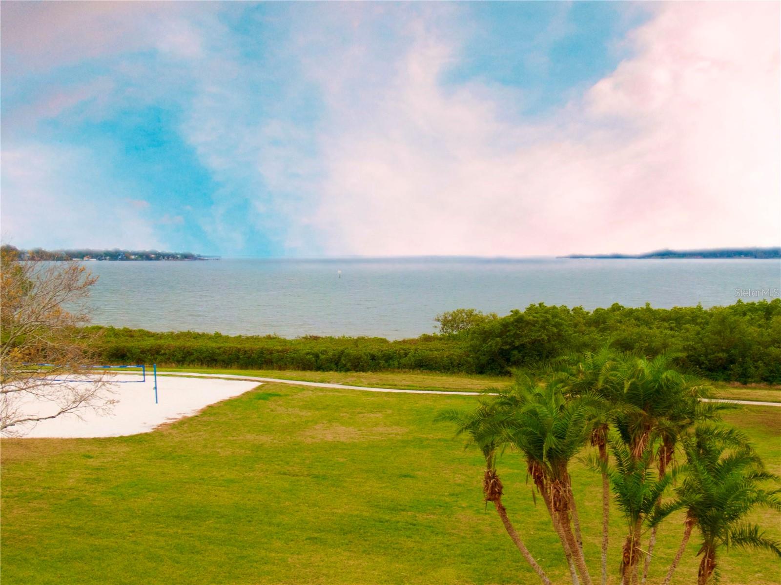 406 SHORE DRIVE W