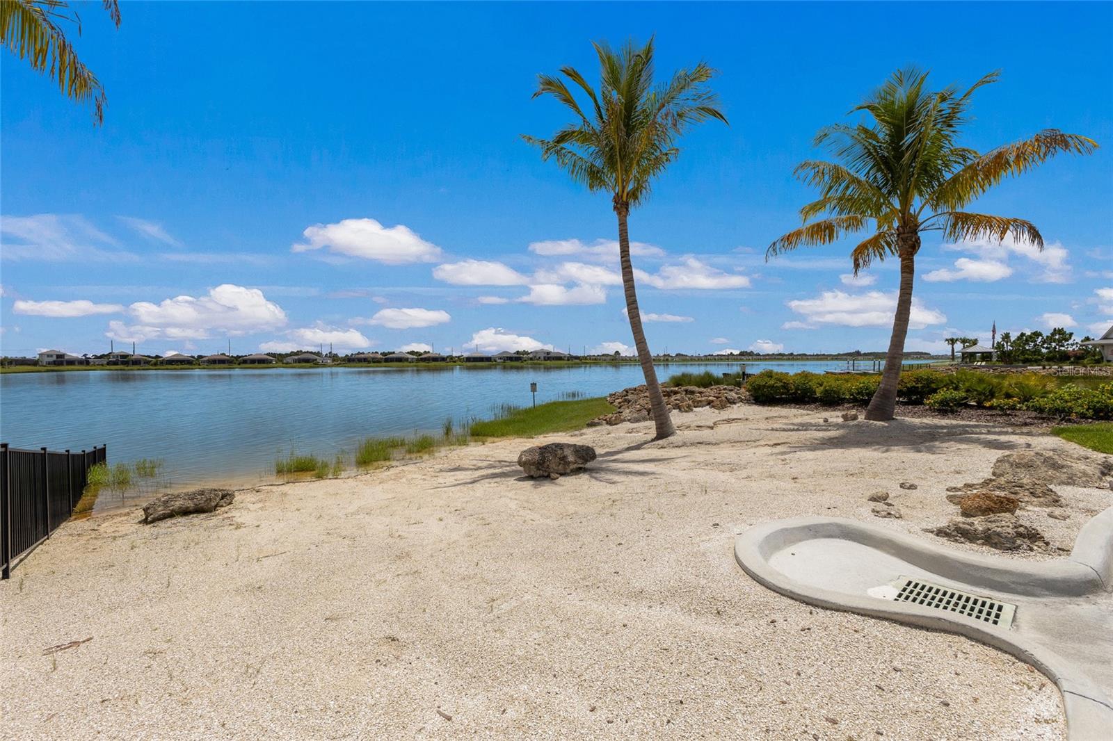 LAKEHOUSE COVE AT WATERSIDE PH 1A & 1B - Residential