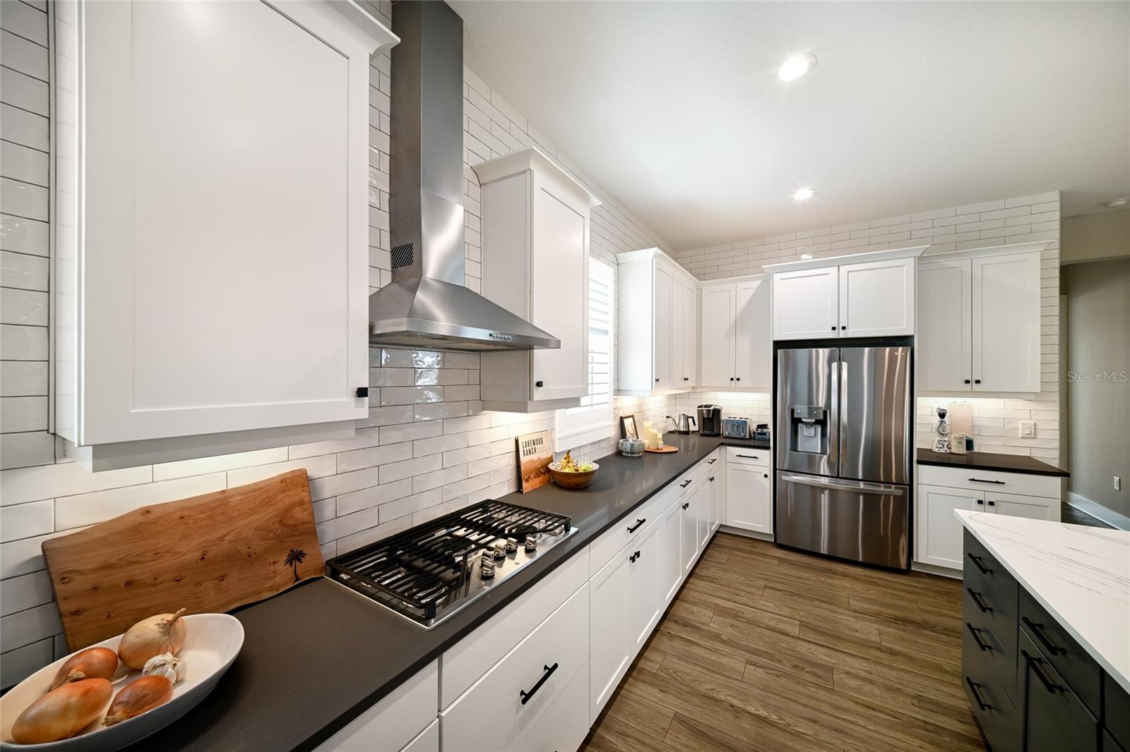 LAKEHOUSE COVE AT WATERSIDE PH 1A & 1B - Residential