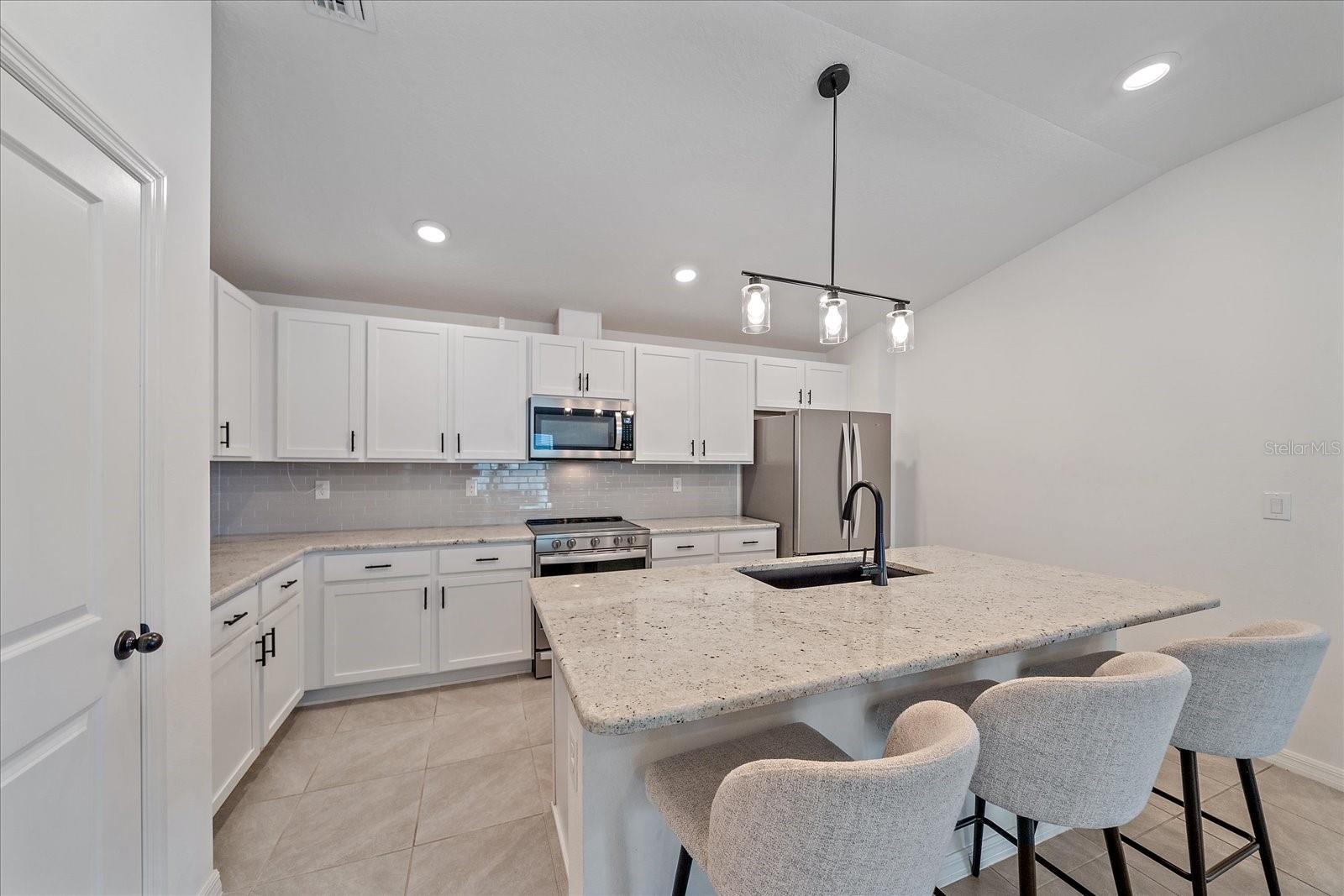 SAWGRASS LAKES PH I-III - Residential Lease