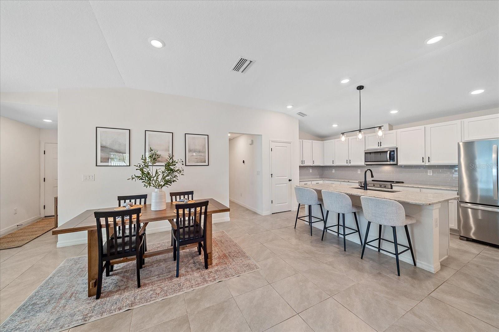SAWGRASS LAKES PH I-III - Residential Lease