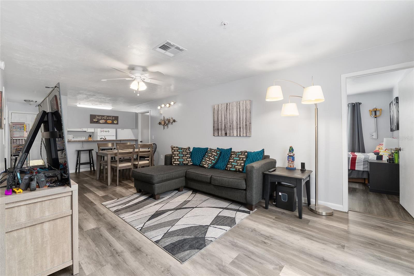 UNIV TERRACE W - Residential