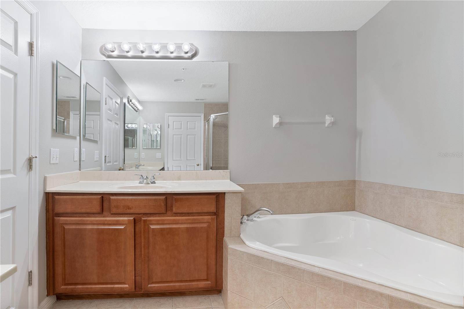 CRESTWOOD HEIGHTS - Residential Lease