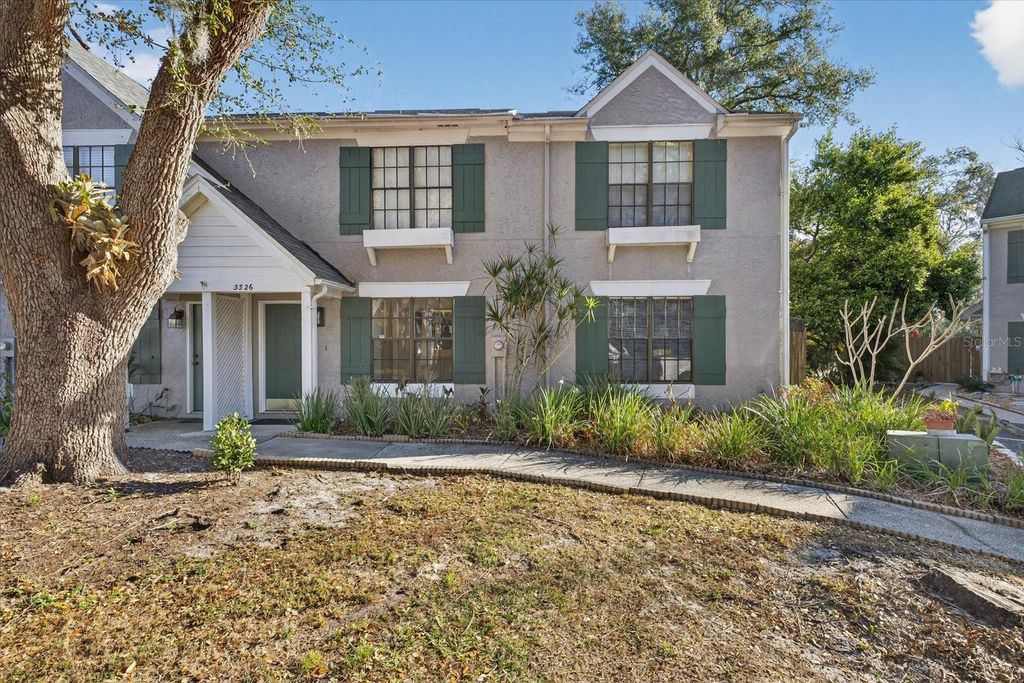 Photo of 3326 Laurel View Drive, Brandon, FL 33511 (MLS # TB8473982)