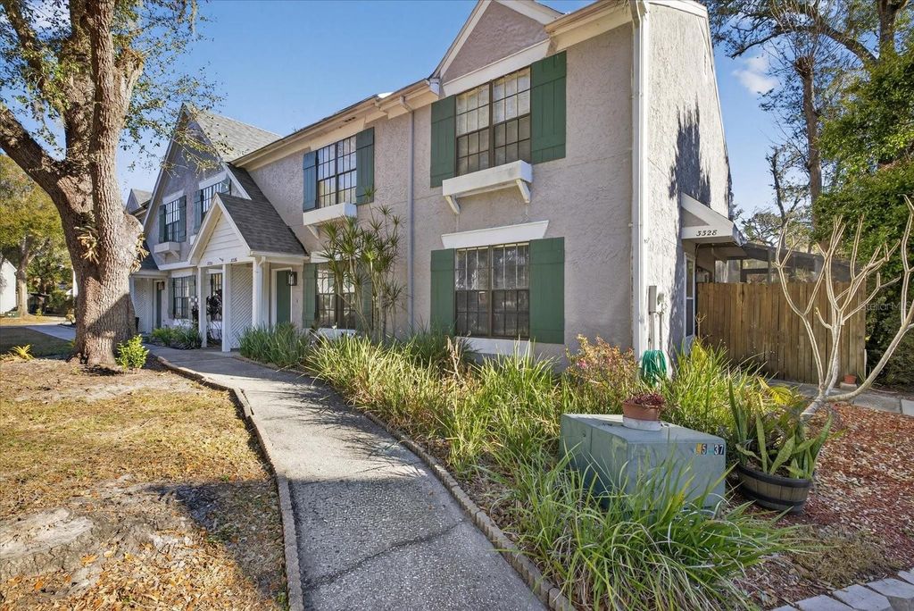 Photo of 3326 Laurel View Drive, Brandon, FL 33511 (MLS # TB8473982)