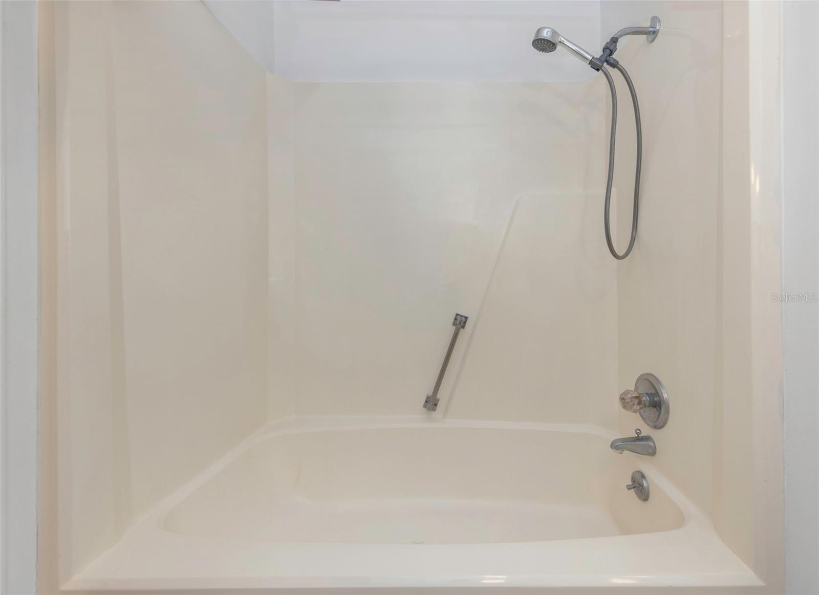 FIVE TOWNS OF ST PETE - Residential