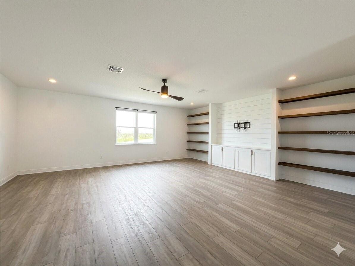 LAUREL POINTE PH 1 - Residential