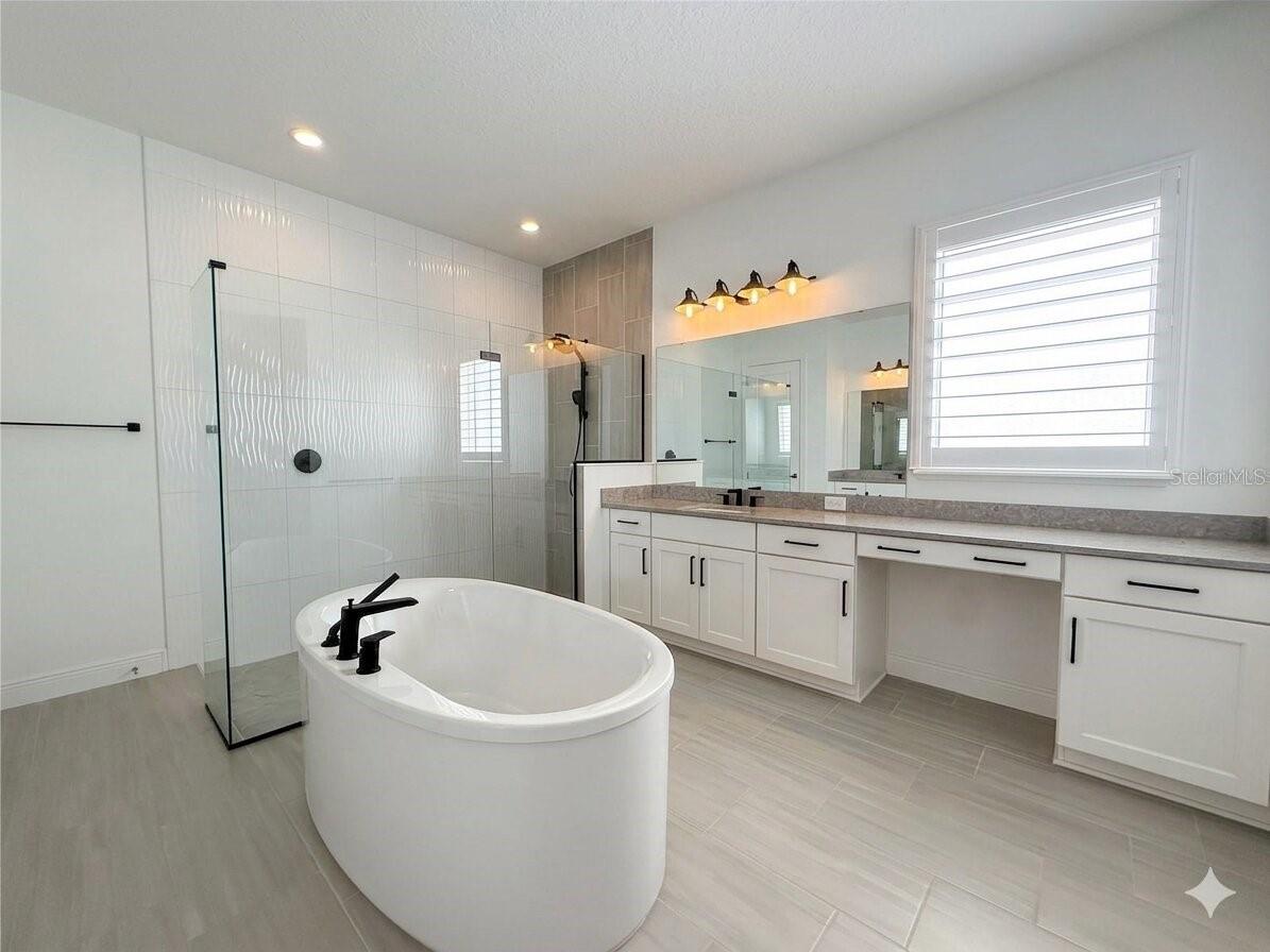 LAUREL POINTE PH 1 - Residential