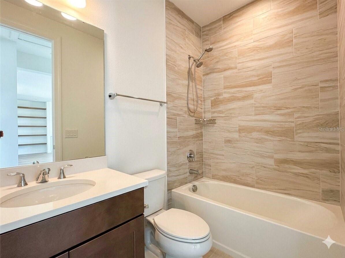 LAUREL POINTE PH 1 - Residential