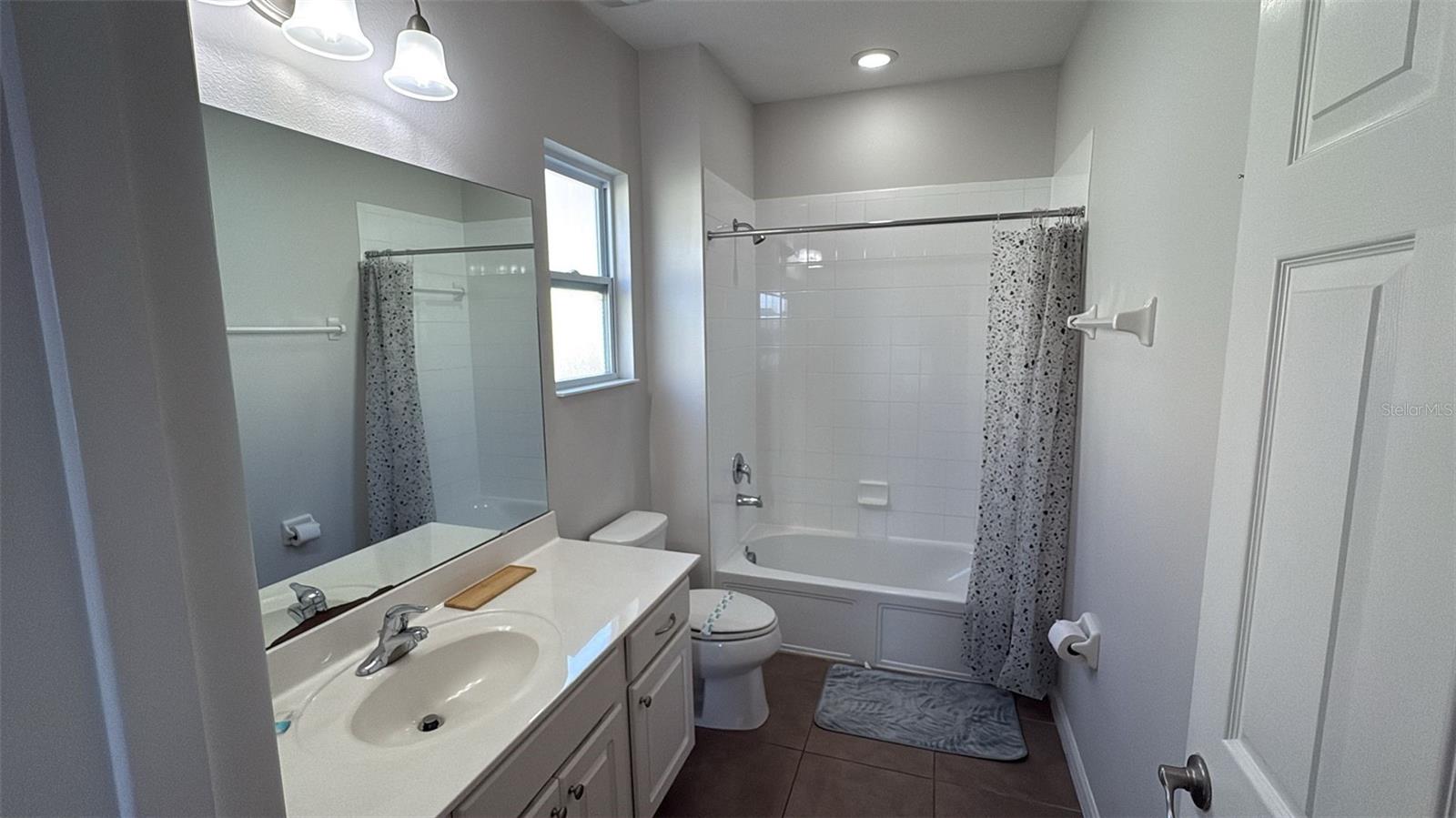 VERANDA PALMS PH 2A - Residential Lease