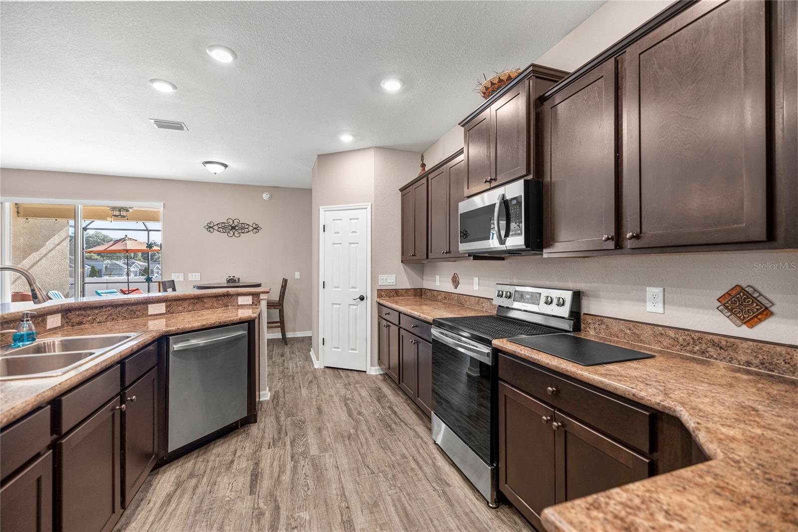 SUMMERCREST - Residential