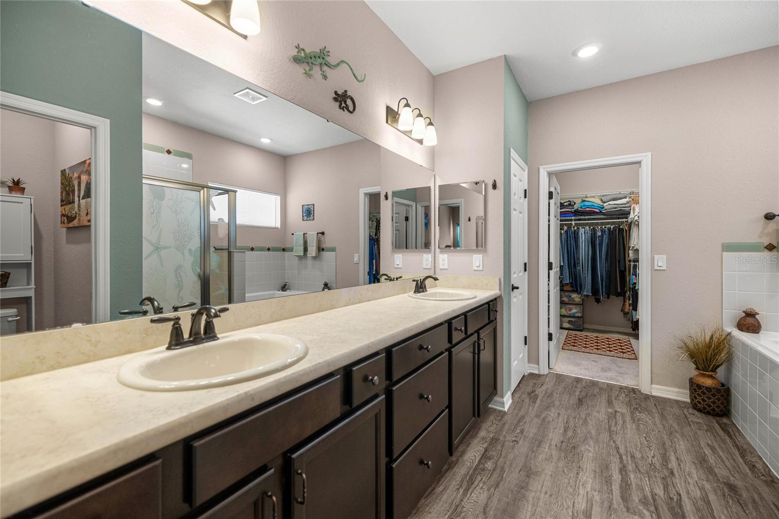 SUMMERCREST - Residential